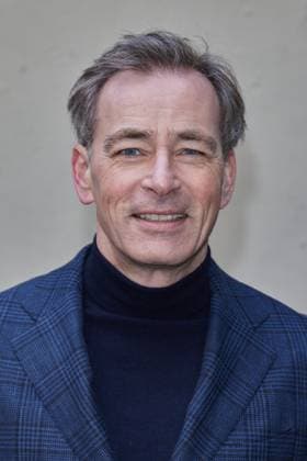 Jan Sosniok - Gaesteankunft zur Verleihung des Kurzfilmpreises BLAUE BLUME von Romance TV im Prince Charles in Berlin am 12.02.2025. Kurzfilmpreis BLAUE BLUME