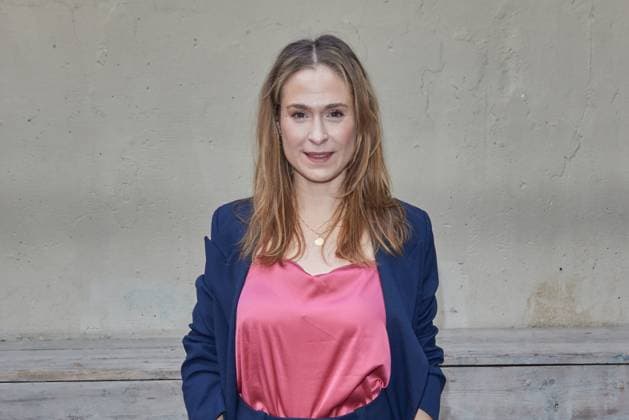 Lea Marlen Woitack - Gaesteankunft zur Verleihung des Kurzfilmpreises BLAUE BLUME von Romance TV im Prince Charles in Berlin am 12.02.2025. Kurzfilmpreis BLAUE BLUME