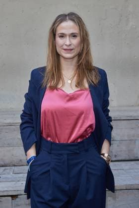 Lea Marlen Woitack - Gaesteankunft zur Verleihung des Kurzfilmpreises BLAUE BLUME von Romance TV im Prince Charles in Berlin am 12.02.2025. Kurzfilmpreis BLAUE BLUME
