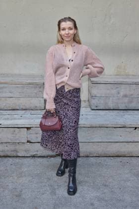 Annabella Zetsch - Gaesteankunft zur Verleihung des Kurzfilmpreises BLAUE BLUME von Romance TV im Prince Charles in Berlin am 12.02.2025. Kurzfilmpreis BLAUE BLUME