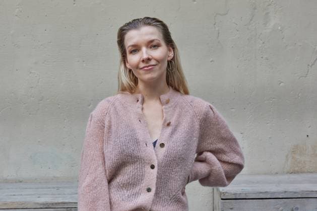Annabella Zetsch - Gaesteankunft zur Verleihung des Kurzfilmpreises BLAUE BLUME von Romance TV im Prince Charles in Berlin am 12.02.2025. Kurzfilmpreis BLAUE BLUME