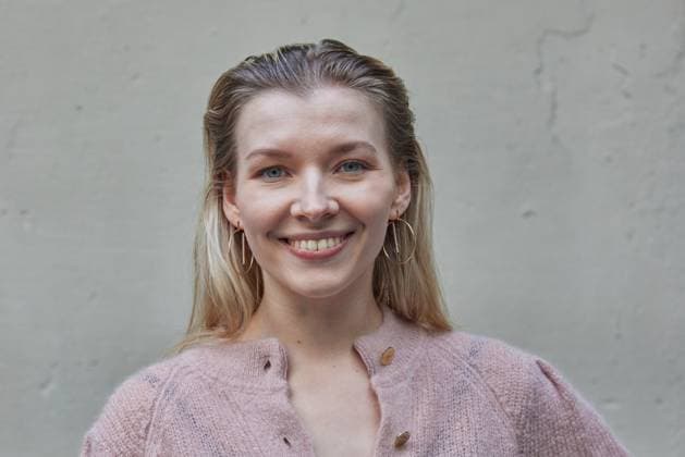 Annabella Zetsch - Gaesteankunft zur Verleihung des Kurzfilmpreises BLAUE BLUME von Romance TV im Prince Charles in Berlin am 12.02.2025. Kurzfilmpreis BLAUE BLUME