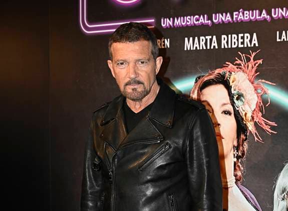 Entertainment Themen der Woche KW07 Entertainment Bilder des Tages The musical Gypsy, directed by Antonio Banderas opens in Madrid Antonio Banderas during the premiere of the new musical Gypsy at the Teatro Apolo, on February 12, 2025, in Madrid Spain Gypsy, the fourth musical directed by Antonio Banderas, Gypsy, the story of a showbiz woman obsessed with success, features lyrics by Stephen Sondheim and music by Jule Styne TEATRO MUSICAL GENTE Madrid Madrid Madrid Espana  Copyright: xFranciscoxGuerrax 6515748