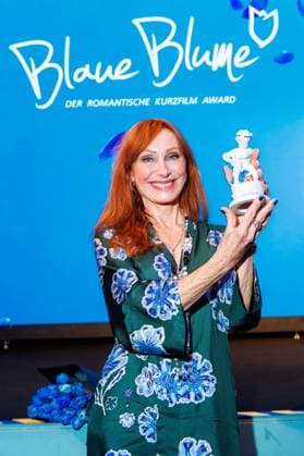 Award - Blaue Blume 2025 Andrea Sawatzki bei der Verleihung BLAUE BLUME von Romance TV im Prince Charles am 12.02.2024 in Berlin. Copyright: xEventpressxKochanx