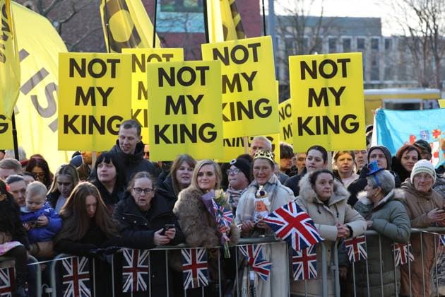 News Themen der Woche KW07 News Bilder des Tages . 13 02 2025. Middlesborough, United Kingdom. King Charles III and Queen Camilla on a walkabout during a visit to Middlesborough, United Kingdom.  xStephenxLockx xi-Imagesx IIM-25734-0001