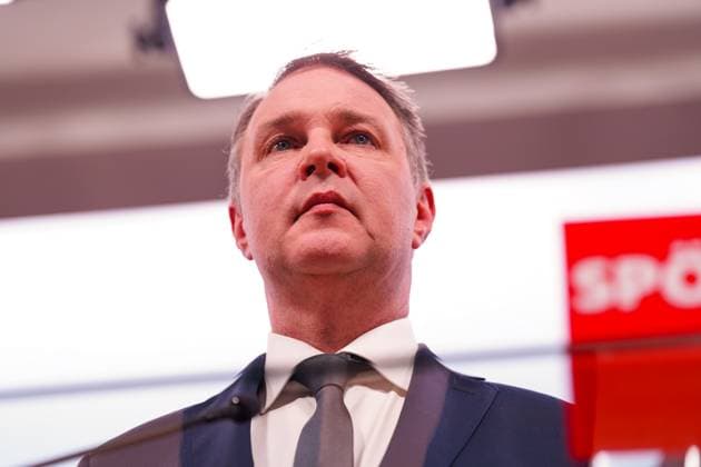 News Themen der Woche KW07 News Bilder des Tages 13.02.2025: Österreich, Wien, Europa: Pressekonferenz - Statement von SPÖ-Chef Andreas Babler nach dem SPÖ-Bundesparteipräsidium Stichworte: Koalitionsverhandlung, Koalitionsverhandlungen geplatzt, FPÖ legt Regierungsbildungsauftrag zurück, FPÖ legt Regierungsbildungsauftrag zurück, FPÖVP, Österreich, FPÖ-ÖVP gescheitert, Proteste gegen FPÖ-Regierung *** 13 02 2025 Austria, Vienna, Europe Press conference Statement by SPÖ leader Andreas Babler after the SPÖ federal party presidium Keywords coalition negotiations, coalition negotiations collapsed, FPÖ resigns from government formation mandate, FPÖ resigns from government formation mandate, FPÖVP, Austria, FPÖ ÖVP failed, protests against FPÖ government Copyright: xLukaxKolanovicx