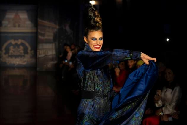 February 13, 2025, New York, New York, USA: Model walks runway for Zang Toi runway show during New York Fashion Week Fall Winter 2025 at Park Avenue Christian Church in New York on February 13, 2025. Zang Toi design for House of Toi includes dresses, shoes, accessories like bags, costume jewelry, belts and etc. New York USA - ZUMAr339 20250213_znp_r339_020 Copyright: xLevxRadinx