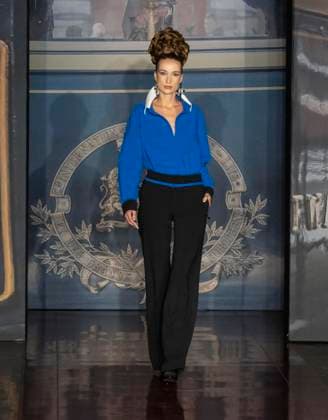 February 13, 2025, New York, New York, USA: Model walks runway for Zang Toi runway show during New York Fashion Week Fall Winter 2025 at Park Avenue Christian Church in New York on February 13, 2025. Zang Toi design for House of Toi includes dresses, shoes, accessories like bags, costume jewelry, belts and etc. New York USA - ZUMAr339 20250213_znp_r339_051 Copyright: xLevxRadinx