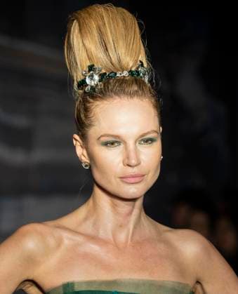 February 13, 2025, New York, New York, USA: Model walks runway for Zang Toi runway show during New York Fashion Week Fall Winter 2025 at Park Avenue Christian Church in New York on February 13, 2025. Zang Toi design for House of Toi includes dresses, shoes, accessories like bags, costume jewelry, belts and etc. New York USA - ZUMAr339 20250213_znp_r339_117 Copyright: xLevxRadinx