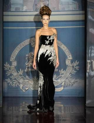 February 13, 2025, New York, New York, USA: Model walks runway for Zang Toi runway show during New York Fashion Week Fall Winter 2025 at Park Avenue Christian Church in New York on February 13, 2025. Zang Toi design for House of Toi includes dresses, shoes, accessories like bags, costume jewelry, belts and etc. New York USA - ZUMAr339 20250213_znp_r339_091 Copyright: xLevxRadinx
