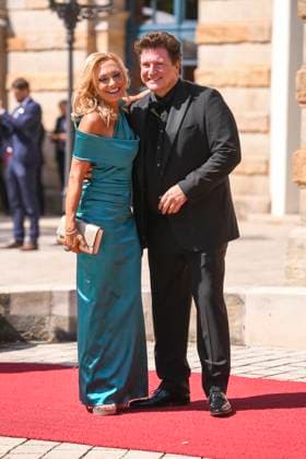 Francis Fulton Smith and girlfriend Claudia at the opening of the Bayreuther Festspiele at the Festspielhaus in Bayreuth, Germany, 25 July 2019. Bayern Deutschland Germany *** Francis Fulton Smith and Girlfriend Claudia AT The Opening of The Bayreuther Festival AT The Festspielhaus in Bayreuth, Germany, 25 July 2019 Bavaria Germany Germany