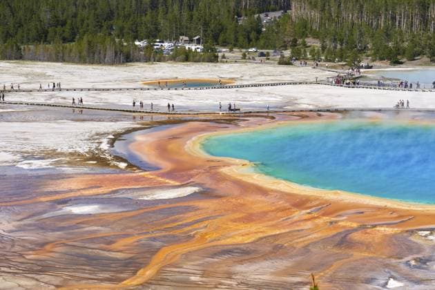 Grand Prismatic Spring Pool im Yellowstone Nationalpark, Wyoming, USA, USA, Nordamerika Grand Prismatic Spring Pool In Yellowstone National Park, Wyoming, USA, USA, North America Copyright: imageBROKER EvgenyxIvanov ibxiqx12380901.jpg