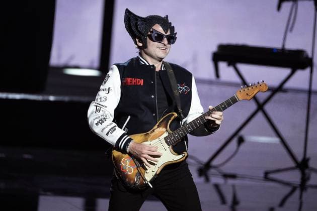40th Les Victoires De La Musique-Boulogne-Billancourt Matthieu Chedid performs on stage during a tribute to DJ Mehdi at the 40th Victoires de la Musique at La Seine Musicale on February 14, 2025 in Boulogne-Billancourt, France. Photo by David NIVIERE ABACAPRESS.COM BOULOGNE-BILLANCOURT France  Copyright: xNivierexDavid ABACAPRESS.COMx