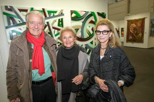 Heinrich und Annette von Rantzau mit Christiane Graefin von Adelmann zu Gast auf der Affordable Art Fair 2021 - Vernissage in den Hamburger Messehallen am Mittwoch 10.11.2021 in Hamburg Hamburg Deutschland *** Heinrich and Annette from Rantzau with Christiane Graefin from Adelmann to Guest at the Affordable Art Fair 2021 Vernissage in the Hamburg Exhibition halls on Wednesday 10 11 2021 in Hamburg Hamburg Germany