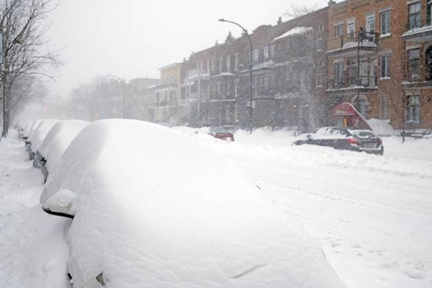 February 16, 2025, Montreal, Quebec, Canada: Montreal, Quebec, Canada: Snowstorm in Montreal. A major snowstorm has disrupted traffic, flights, schools, and mail services in Montreal. This is the second major snowstorm in Montreal this week. Montreal Canada - ZUMAs278 20250216_zip_s278_045 Copyright: xSerkanxSenturkx