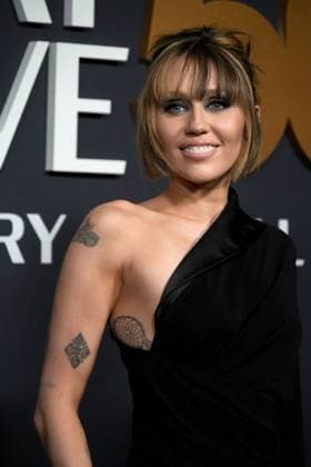Saturday Night Live 50: The Red Carpet in New York February 16, 2025, New York, New York, USA: MILEY CYRUS attends the SNL 50: The Red Carpet, .Rockefeller Center, NYC.February 16, 2025 . New York USA - ZUMAms4_ 20250216_faf_ms4_034 Copyright: xSoniaxMoskowitzxGordonx