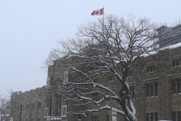 Snowstorm In Toronto, Canada Snowfall blankets the Royal Ontario Museum in Toronto, Canada, on February 16, 2025. Toronto Canada  Copyright: xArrushxChoprax originalFilename: chopra-notitle250217_np5SK.jpg