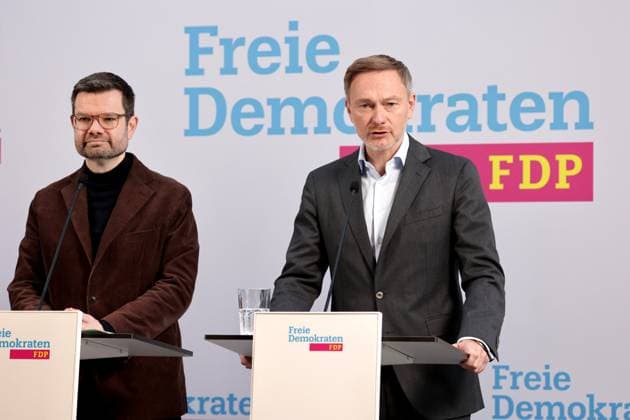 News Themen der Woche KW08 News Bilder des Tages Marco Buschmann, designierter Generalsekretaer, FDP, Christian Lindner, Parteivorsitzender der FDP, PK nach Gremiensitzung, DEU, Berlin, 17.02.2025 *** Marco Buschmann, Secretary General designate, FDP, Christian Lindner, FDP party chairman, press conference after committee meeting, DEU, Berlin, 17 02 2025