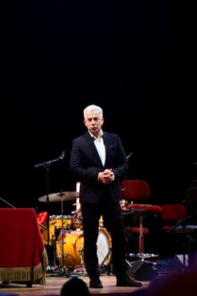 Peter Ufer bei der Verleihung des Friedenspreis Dresden 2025 - International Peace Prize an den Europäischen Gerichtshof für Menschenrechte (EGMR) in der Semperoper. Dresden, 16.02.2025 Sachsen Germany Copyright: xMatthiasxWehnertx