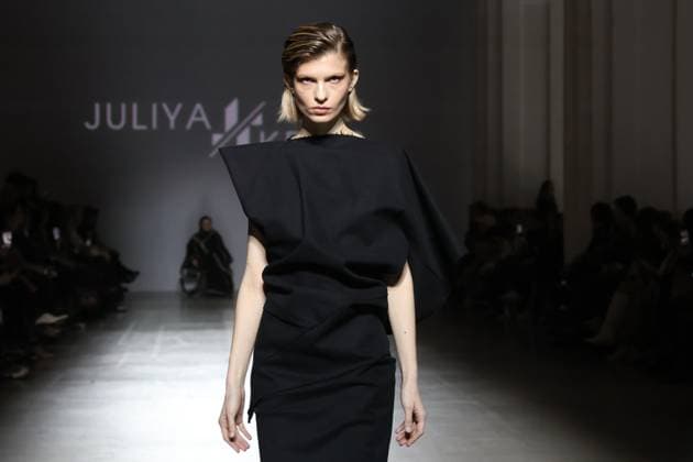 KYIV, UKRAINE - FEBRUARY 15, 2025 - A model walks the catwalk during the fashion show by the Juliya Kros brand as part of Ukrainian Fashion Week FW25-26 at the Mystetskyi Arsenal National Cultural, Art and Museum Complex, Kyiv, capital of Ukraine Juliya Kros fashion show at UFW in Kyiv  Copyright: xPavloxBahmutx