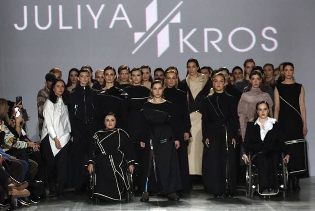 KYIV, UKRAINE - FEBRUARY 15, 2025 - Ukrainian designer Yuliia Perekriostova (L) poses for a picture with models on the catwalk at the end of the fashion show of her brand Juliya Kros at Ukrainian Fashion Week FW25-26 at the Mystetskyi Arsenal National Cultural, Art and Museum Complex, Kyiv, capital of Ukraine Juliya Kros fashion show at UFW in Kyiv  Copyright: xPavloxBahmutx