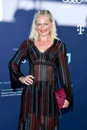 Eva Mona Rodekirchen auf dem gruenen Teppich bei der Verleihung des Green Awards auf dem Greentech Festival am 23. Juni 2022 auf dem Gelaende des ehemaligen Flughafens Tegel in Berlin. *** Eva Mona Rodekirchen at the green Carpet at the award Ceremony of Green Awards at the GreenTech Festival on 23 June 2022 at the Area of former Airport Tegel in Berlin