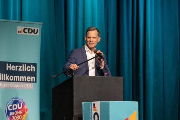 CDU Wahlkampfveranstaltung mit Hendrik Streeck in Bonn 17.02.2025 Rede von Hendrik STREECK - Sicherheitpolitische Veranstaltung mit NRW Landesinnenminister Herbert Reul, Prof. Dr. Peter Neumann und CDU Direktkandidat im Wahlkreis Bonn Prof. Dr. Hendrik STREECK im Brückenforum in Bonn Beuel Bonn Beuel Nordrhein-Westfalen Deutschland *** CDU election campaign event with Hendrik Streeck in Bonn 17 02 2025 Speech by Hendrik STREECK Security policy event with NRW State Minister of the Interior Herbert Reul, Prof Dr Peter Neumann and CDU direct candidate in the Bonn constituency Prof Dr Hendrik STREECK at the Brückenforum in Bonn Beuel Bonn Beuel North Rhine-Westphalia Germany Copyright: xBonn.digitalx xMarcxJohnx