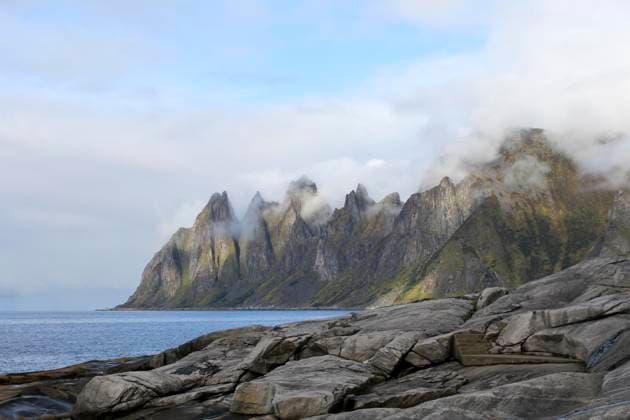 Creative Highlights World Reisebild Magische Stimmung am Tungeneset auf der norwegischen Insel Senja. Aufgenommen Anfang September 2022 während unseres Camping-Roadtrips durch Nordskandinavien. NOR Norwewgen *** Travel picture magic Mood on Tungeneset at the Norwegian Island Senja included Start September 2022 during our Camping roadtrips through Northern Scandinavia NOR Norwewgen