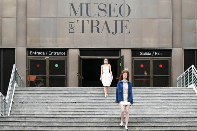February 18, 2025, Madrid, Madrid, SPAIN: The Museo del Traje in Madrid has hosted the fashion show by designer Duyos, where the designer presents TECNO, his autumn-winter 2025-2026 collection. The designer is parading for the first time outside MBFWMadrid and he does so with a carefully crafted and groundbreaking staging and a clear message to combat ageism and defend that beauty is diverse and ageless. On this unique catwalk at the Museo del Traje, with its imposing main staircase as its cornerstone, more than 40 models, aged between 18 and 64, will showcase the firm s new proposals. Duyos gives visibility to women over 50 who were no longer active, recovering some of the protagonists of his shows in the 90s and 2000s. Among them, Laura S - ZUMAz108 20250218_znp_z108_090 Copyright: xRichardxZubelzux