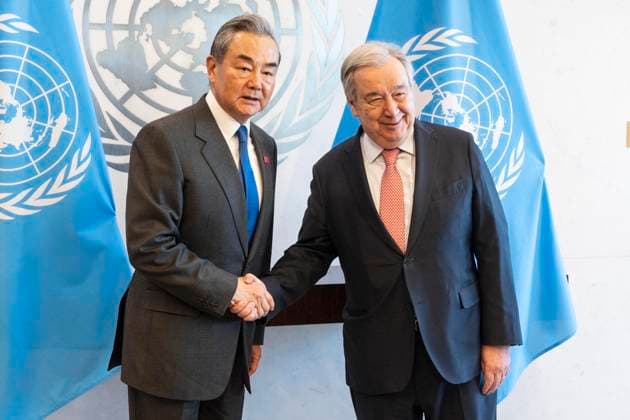 News Themen der Woche KW08 News Bilder des Tages February 18, 2025, New York, New York, USA: The Secretary-General Antonio Guterres meeting with Member of the Political Bureau of the CPC Central Committee, Director of the Office of the Central Commission for Foreign Affairs and Minister for Foreign Affairs of PeopleÃ¢â‚¬â ¢s Republic of China Wang Yi at UN Headquarters in New York on February 18, 2025 New York USA - ZUMAr339 20250218_znp_r339_004 Copyright: xLevxRadinx