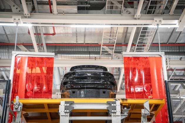 Kombinierte Produktionslinie für die Elektrofahrzeuge ID.4 und ID.7 im Emder Volkswagen-Werk;Kombinierte Produktionslinie für die Elektrofahrzeuge ID.4 und ID.7 im Emder Volkswagen-Werk, Emden Niedersachsen Deutschland VW-Werk *** Combined production line for the ID 4 and ID 7 electric vehicles at the Volkswagen plant in Emden Combined production line for the ID 4 and ID 7 electric vehicles at the Volkswagen plant in Emden, Emden Lower Saxony Germany VW plant