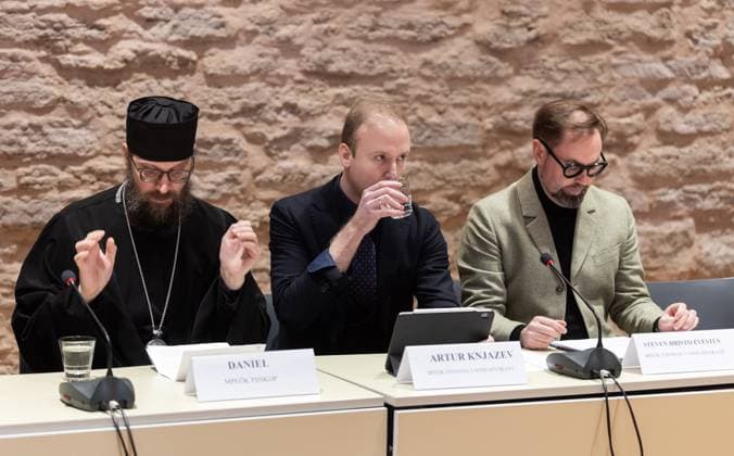18.02.2025, Tallinn. The Legal Affairs Committee discussed an amendment to the Churches and Congregations Act. The bill would effectively require the Estonian Orthodox Church of the Moscow Patriarchate, the Russian Orthodox Church’s presence in the country, to cut ties with Moscow and its Patriarch Kirill or face liquidation by the government. From left: Bishop Daniel, Artur Knazev, Steven-Hristo Evestus. Photo Tairo Lutter, Postimees Tallinn Harjumaa Estonia 1TL18FEB25C13  Copyright: xTairoxLutterx Bishop Daniel, Artur Knazev, Steven-Hristo Evestus