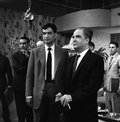 0040641879 ElComercioPeru LIMA, APRIL 14, 1961 PERUVIAN WRITER CIRO ALEGRIA PRESENTS HIMSELF ON THE PROGRAM ESTA ES TU VIDA CONDUCTED BY PABLO DE MADALENGOITIA PHOTO EL COMERCIO LIMA PERU EDITORIAL USE ONLY  Copyright: xGDA ElxComercio Perux-xTodosxlosxderechosxreservados.xProhibidoxelxusoxoxreproduccionxdexestaximagenxenxPerux ELxCOMERCIOx peelcomerciopic126414