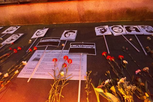 News Themen der Woche KW08 News Bilder des Tages Memorial Demostration For Fifth Anniversary Of Hanau Attack In Cologne Flowers and candle lights are placed with the victims pictures during the memorial demonstration for the fifth anniversary of the Hanau attack in Cologne, Germany, on February 19, 2025. cologne Germany  Copyright: xYingxTangx originalFilename: tang-notitle250219_np69T.jpg