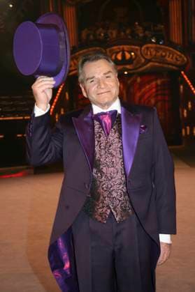Fritz Wepper Schauspieler als Zirkusdirektor in seinem neuen Direktoren-Outfit . Er praesentiert die Charity Zirkusgala Stars in der Manage 2008 im Circus Krone Bau in Muenchen 04.12.2008 Photo BREUELBILD Gamberg Postfach 700210 * D-22045 HAMBURG Tel.+49 40-66976697 E-Mail:breuel@breuel-bild.de Beleg-Honorarpflichtig+7,00 % UST BreuelBild uebernimmt keine Haftung bei einer evtl. Verletzung Rechte Dritter Bayern Germany *** Fritz Wepper Actors as Circus director in his New Directors Outfit he presented the Charity Circus gala Stars in the Manage 2008 at Circus Crown Construction in Munich 04 12 2008 Photo BREUEL IMAGE Gamberg P.O. Box 700210 * D 22045 Hamburg Tel 49 40 66976697 e Mail breuel@breuel Picture de Document Hon