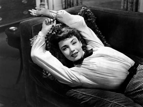 Jennifer Jones, on-set of the Film, Cluny Brown, 20th Century-Fox, 1946  Copyright: xABxArchivesx jtv009183