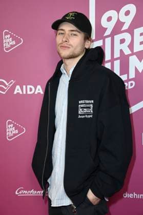 Paul Sundheim beim 99Fire Films Award während der Berlinale 2025 in der Astor Film Lounge. Berlin, 19.02.2025