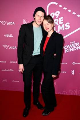 Richard Kreutz und Anna Bachmann beim 99Fire Films Award während der Berlinale 2025 in der Astor Film Lounge. Berlin, 19.02.2025