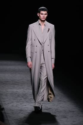 Baro Lucas during Fashion Week A model walks the runway wearing a design by Baro Lucas during Mercedes-Benz Fashion Week de Madrid in IFERMA, 20 February 2025 Spain Featuring: A model walks the runway wearing a design by Baro Lucas during Mercedes-Benz Fashion Week de Madrid in IFERMA, 20 February 2025 Spain Where: Madrid, Spain When: 20 Feb 2025 Credit: Oscar Gonzalez WENN Madrid Spain Copyright: xOscarxGonzalez WENNx wenn40261997 OFA ZOJx wenn40261997