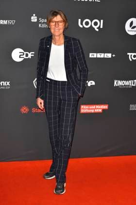 Bettina Maria Böttinger Boettinger Fernsehmoderatorin und Produzentin zu Gast auf dem roten Teppich bei der Premiere des Dokumentarfilm Hape Kerkeling - Total Normal beim 34.Film Festival Colonge am 23.10.2024 im Kino Filmpalast in Koeln NRW Deutschland *** Bettina Maria Böttinger Boettinger TV presenter and Producer to Guest at the Red Carpet at the Premiere of Documentary Hape Kerkeling total Normal at 34 Film Festival Colonge on 23 10 2024 at Cinema Filmpalast in Cologne NRW Germany