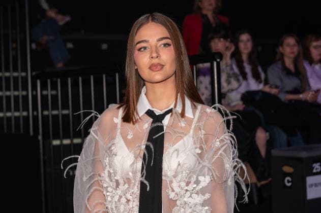 February 20, 2025, Madrid, Madrid, Spain: LAURA ESCANES attends the YOLANCRIS fashion show during Mercedes Benz Fashion Week Madrid at Ifema on September 20, 2025 in Madrid, Spain. Madrid Spain - ZUMAc312 1059052042st Copyright: xOscarxManuelxSanchezx