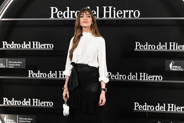 Pedro del Hierro presents its OI25 26 El Pellizco collection at the 81st edition of MBFWM Sara Carbonero poses at the Pedro del Hierro photocall during the presentation of its OI25 26 El Pellizco collection at the 81st edition of MBFWM, on February 20, 2025, in Madrid Spain FASHION MERCEDES BENZ FASHION WEEK FAMOUS DESIGNERS José Madrid Madrid Madrid Spain  Copyright: xJosÃ xOlivax 6532292