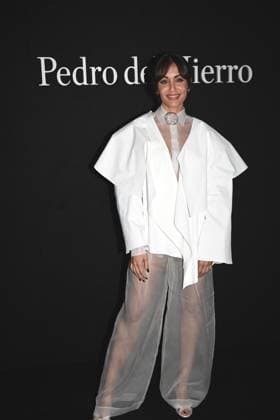 Pedro del Hierro fashion show at the 81st edition of MBFWM Hiba Abouk during the Pedro del Hierro fashion show at the 81st edition of MBFWM, on February 20, 2025, in Madrid Spain PEDRO DEL HIERRO SHOW MBFWM FAMOUS MODELS José Madrid Madrid Spain  Copyright: xJosÃ xOlivax 6532584