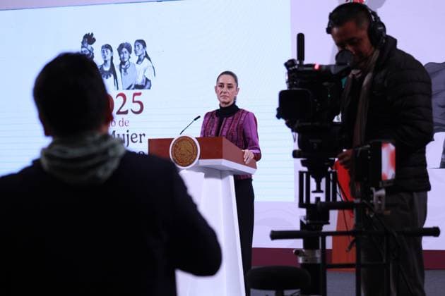 Mexico s President, Claudia Sheinbaum, speaking during a news conference about the Netflix investment of more than .1 billion at National Palace. on February 20, 2025 in Mexico City, Mexico. Mexico City Mexico - ZUMAe321 20250220_zia_e321_004 Copyright: xEstebanxFloresx