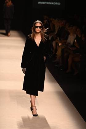 A model wears at collection runway a creation from Alex Riviere during Pasarela Cibeles Mercedes-Benz Fashion Week Madrid 2025 in Madrid, on Thursday ,20 February 2025. Cordon Press 