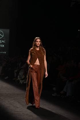 A model wears at collection runway a creation from Simorra during Pasarela Cibeles Mercedes-Benz Fashion Week Madrid 2025 in Madrid, on Friday ,21 February 2025 Cordon Press 