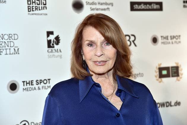 DAFFNE Preisverleihung 2025 Berlin Senta Berger Ankunft zum 12 mal DAfFNE Deutsche Akademie für Fernsehen, eine Ehrenauszeichnung für ein herausragendes Lebenswerk zur 75.ten Berlinale in Berlin, am 21.02.2025