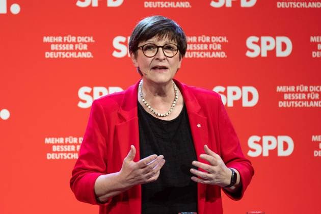 Saskia ESKEN, SPD Parteivorsitzende, Abschlusskundgebung der SPD zur Bundestagswahl, Wahlkampf, Dortmund am 21.02.2025, *** Saskia ESKEN, SPD party chairwoman, SPD closing rally for the Bundestag elections, election campaign, Dortmund on 21 02 2025,