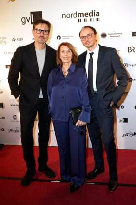 Simon Verhoeven, Senta Berger und Luca Verhoeven bei der 12. Verleihung der DAfFNE-Auszeichnung 2025 im Babylon. Berlin, 21.02.2025