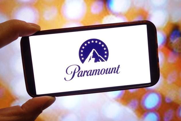 Photo illustration in Poland - 20 Feb 2025 In this photo illustration, the Paramount Global company logo is seen displayed on a smartphone screen. Poland Copyright: xPiotrxSwatx xSOPAxImagesx PSWAT_DSC06489